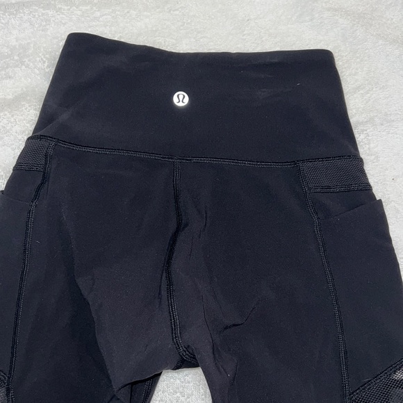 Lululemon pants with mesh and side pockets on both sides - Picture 4 of 5